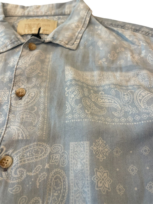 Camicia vestibilita morbida in tessuto morbido e confortevole – Bandana Print (denim viscosa)