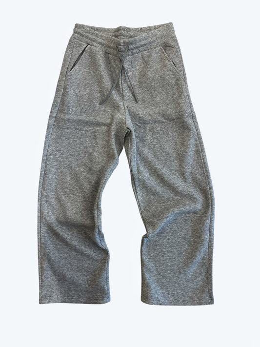 Pantalone Issai AGM in cotone felpato grigio, vista intera frontale con coulisse e tasche laterali
